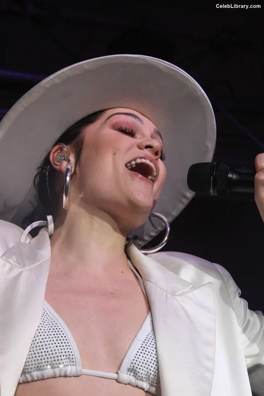 Jessie J photo 15 of 326