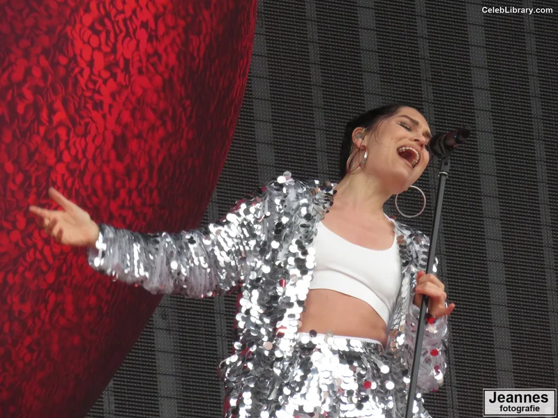 Jessie J photo 5 of 326