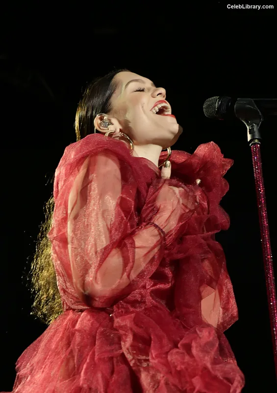 Jessie J photo 18 of 326