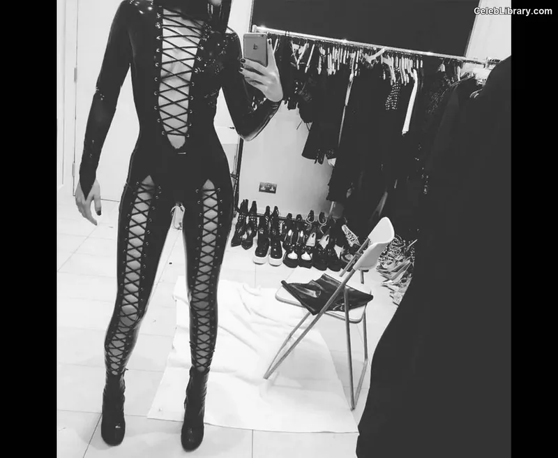 Jessie J photo 23 of 326
