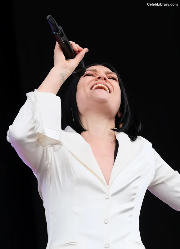 Jessie J photo 12 of 326