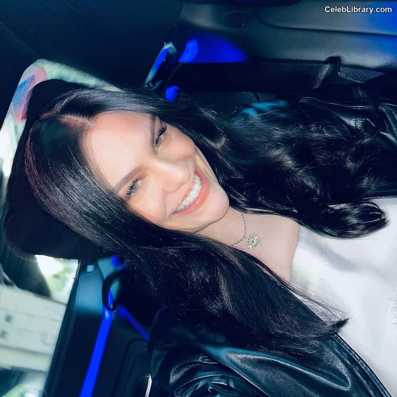 Jessie J photo 19 of 326