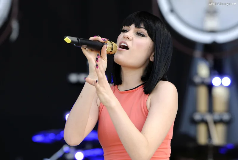Jessie J photo 22 of 326