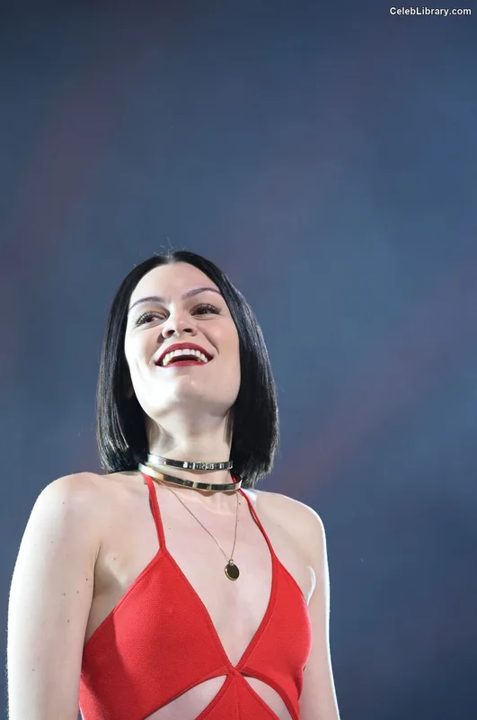 Jessie J photo 3 of 326