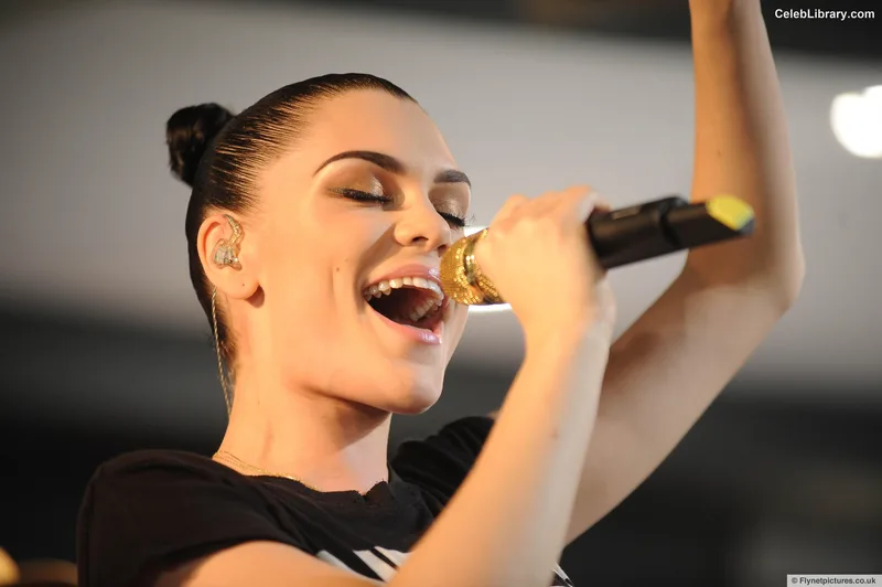 Jessie J photo 19 of 326