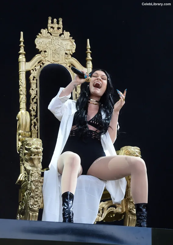 Jessie J photo 23 of 326
