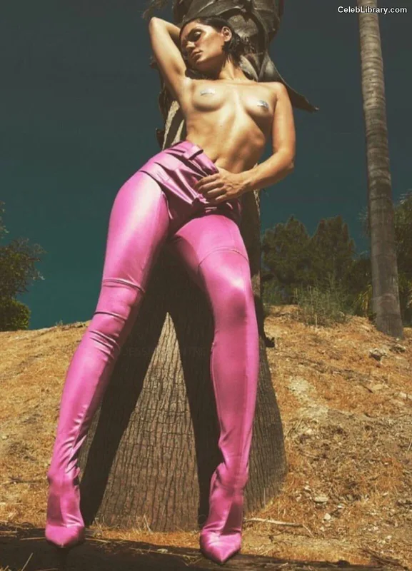 Jessie J photo 14 of 326