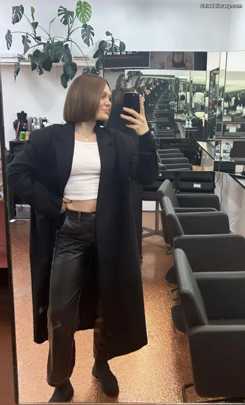 Jessie J photo 19 of 326