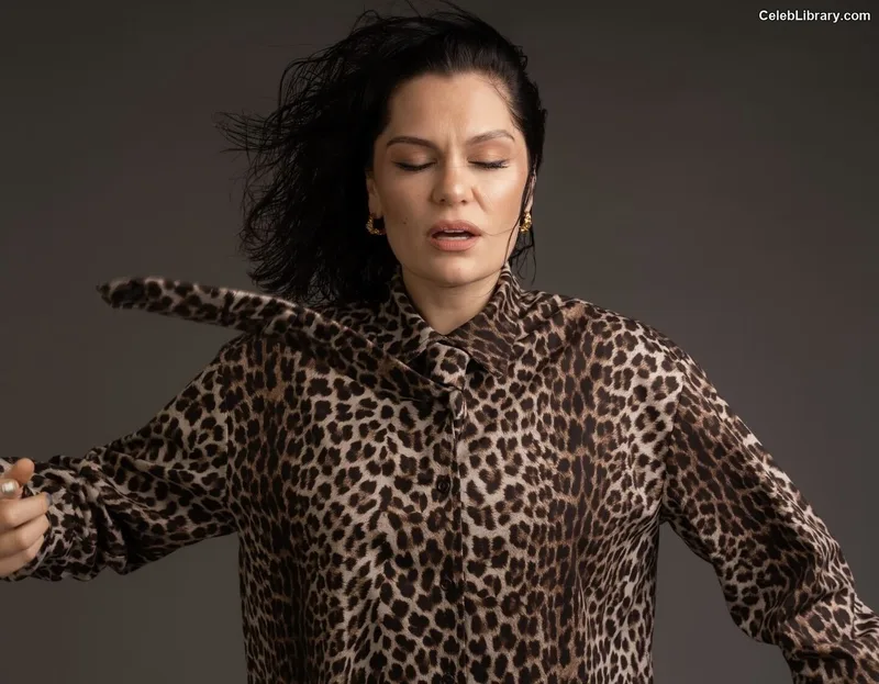 Jessie J photo 4 of 326
