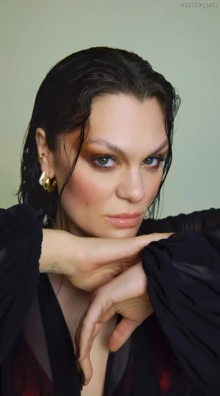 Jessie J photo 10 of 326