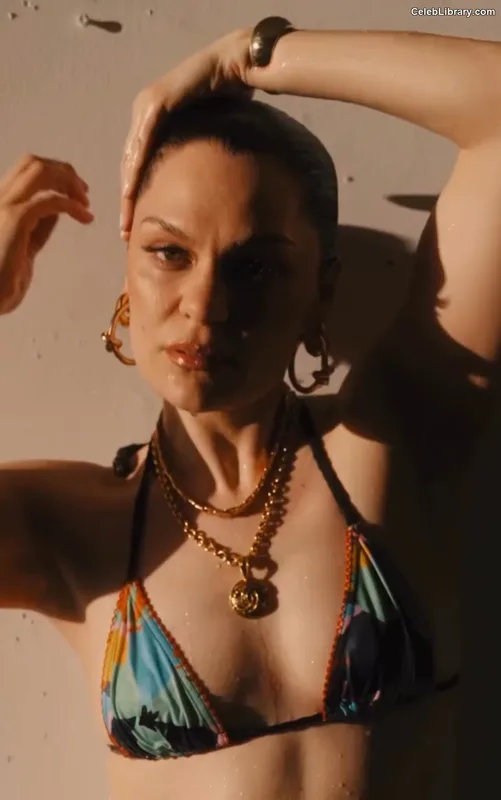 Jessie J photo 1 of 326