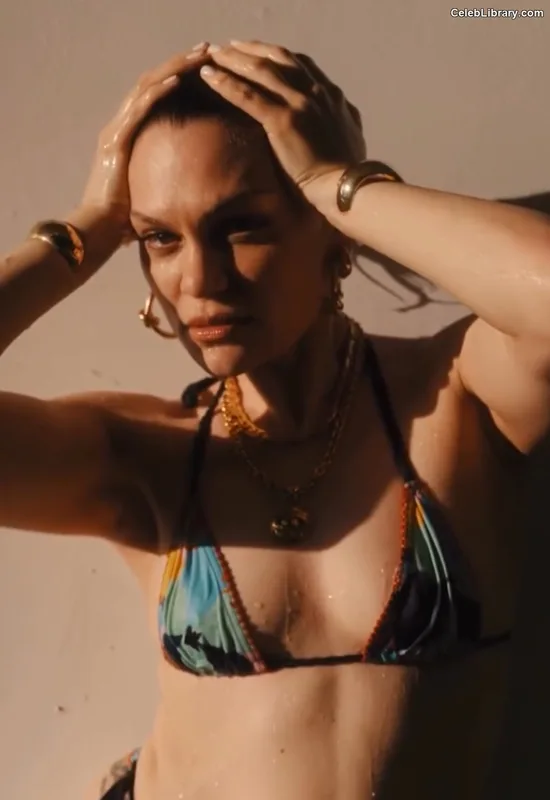 Jessie J photo 3 of 326