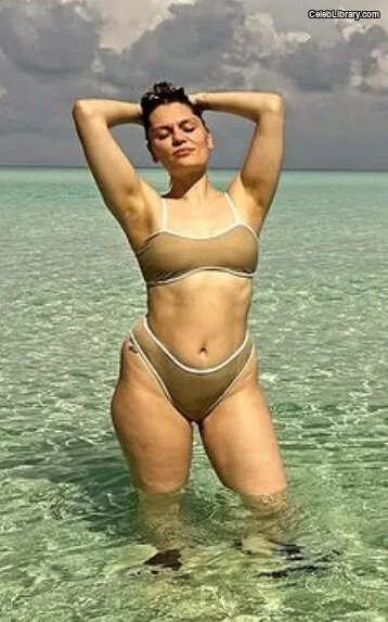 Jessie J photo 4 of 326