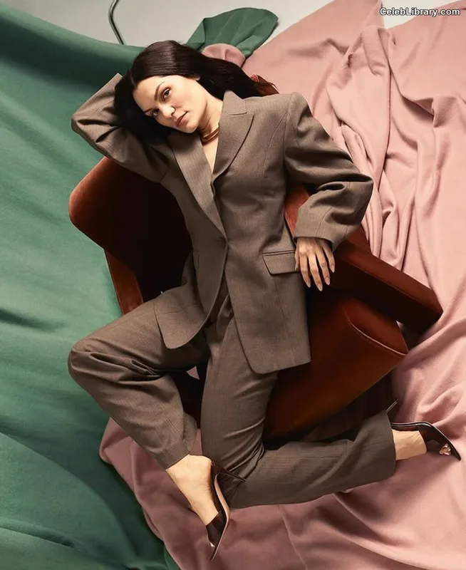 Jessie J photo 18 of 326