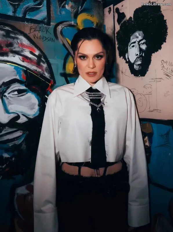 Jessie J photo 15 of 326