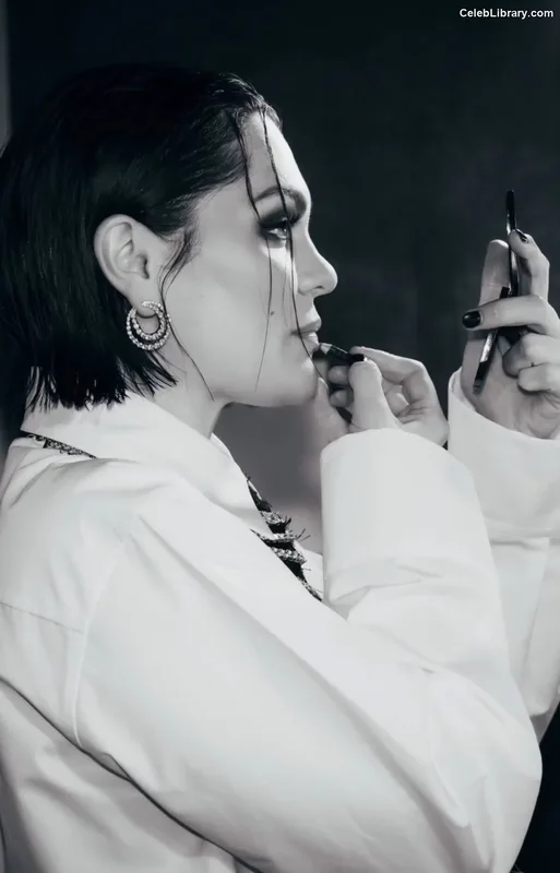 Jessie J photo 16 of 326