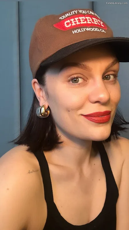 Jessie J photo 4 of 326