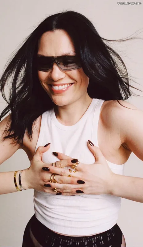 Jessie J photo 5 of 326