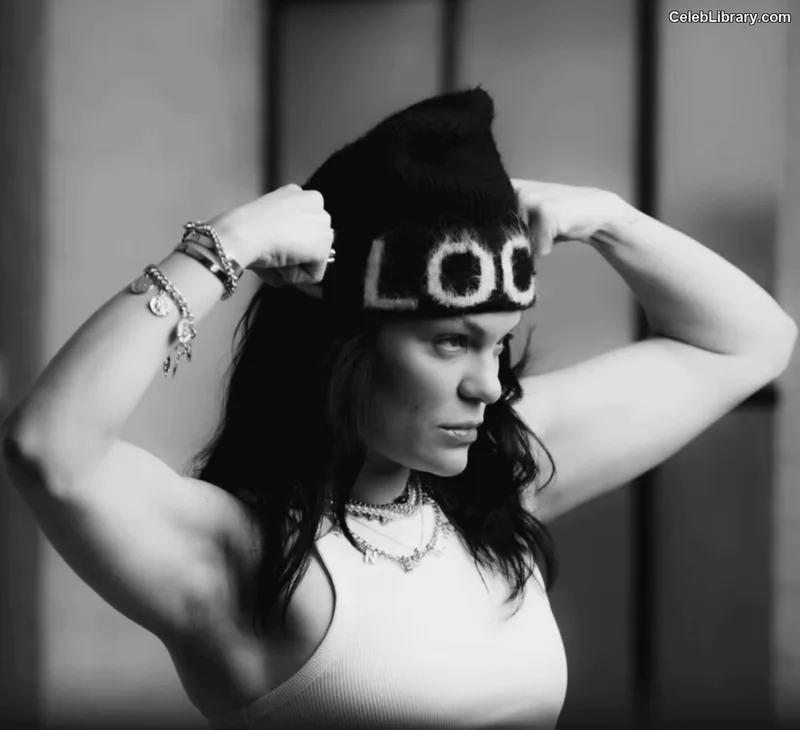 Jessie J photo 10 of 326