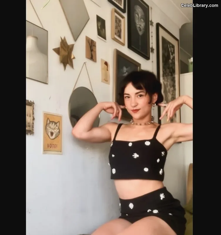Jessie Mei Li photo 3 of 59