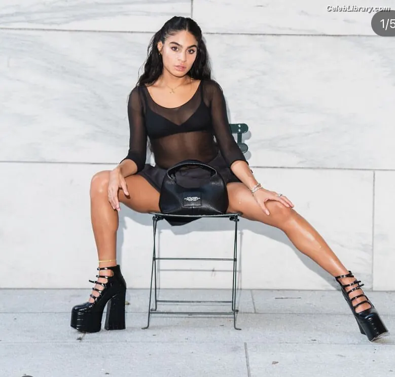 Jessie reyez photo 10 of 124