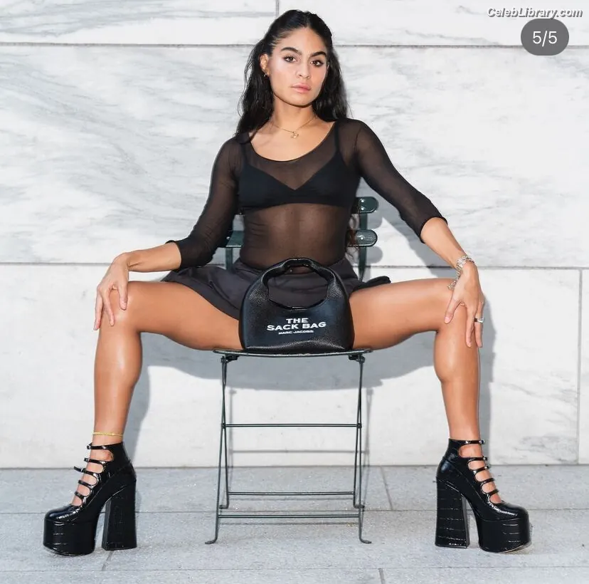 Jessie reyez photo 13 of 124