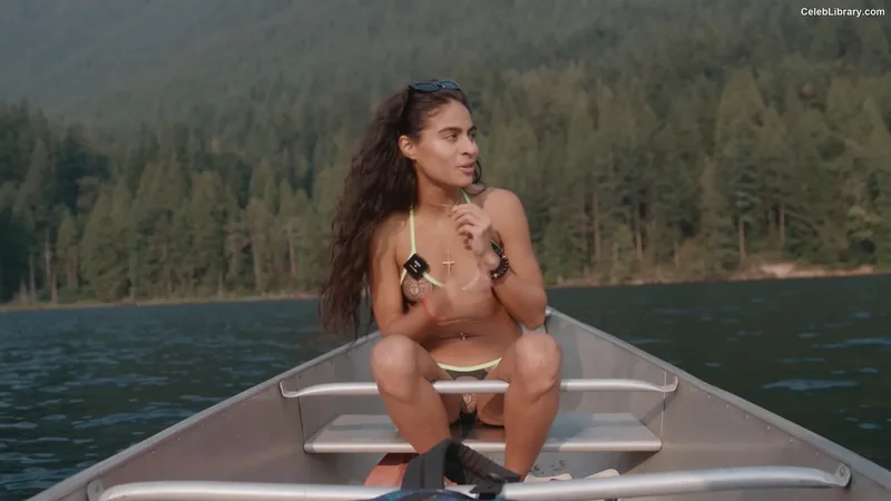 Jessie reyez photo 1 of 125