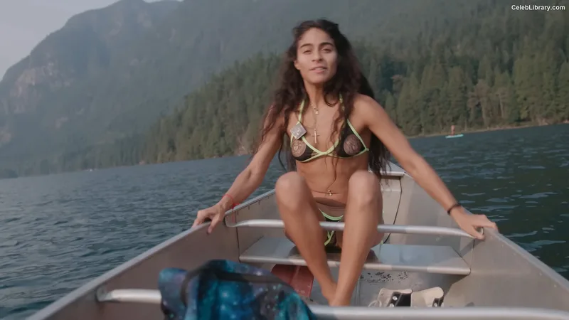 Jessie reyez photo 2 of 125