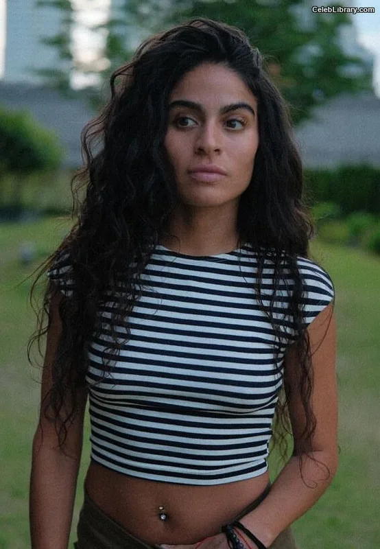 Jessie reyez photo 14 of 125