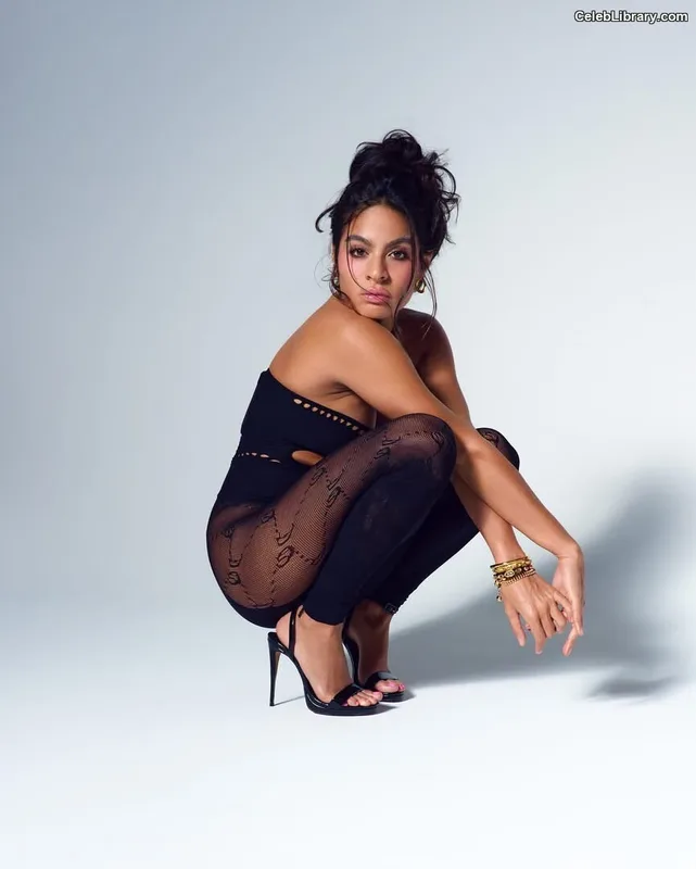 Jessie reyez photo 20 of 125