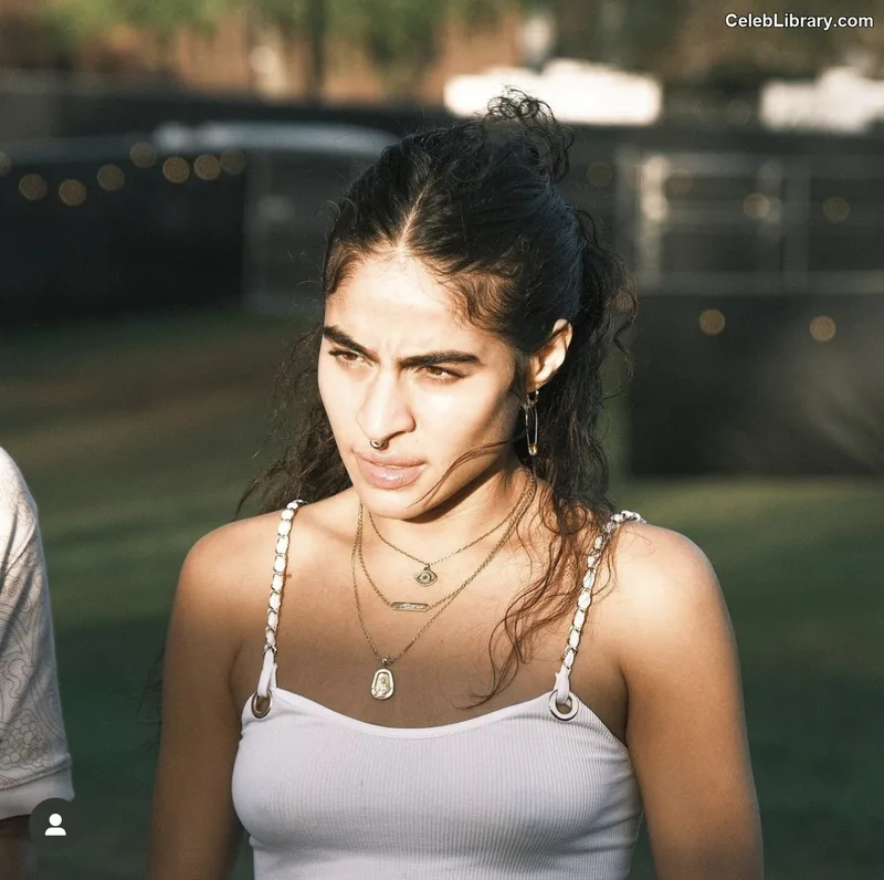 Jessie reyez photo 8 of 125