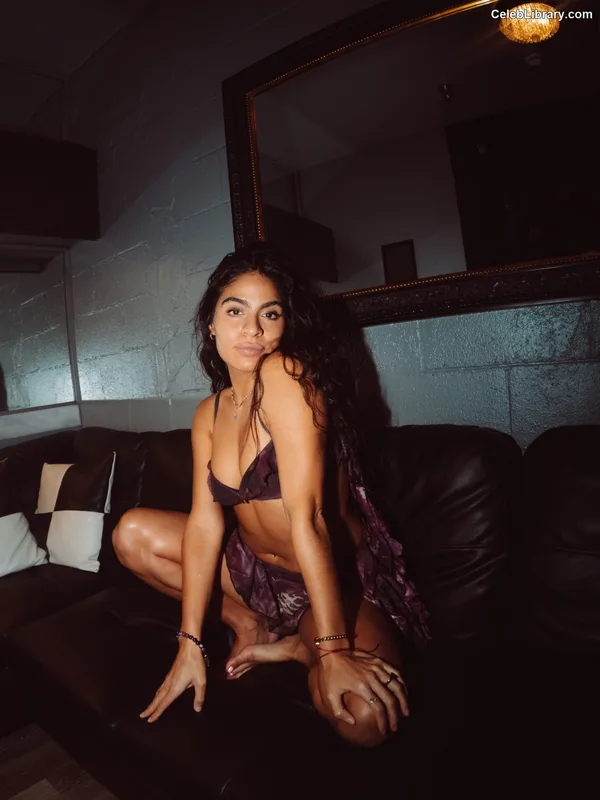 Jessie reyez photo 11 of 125