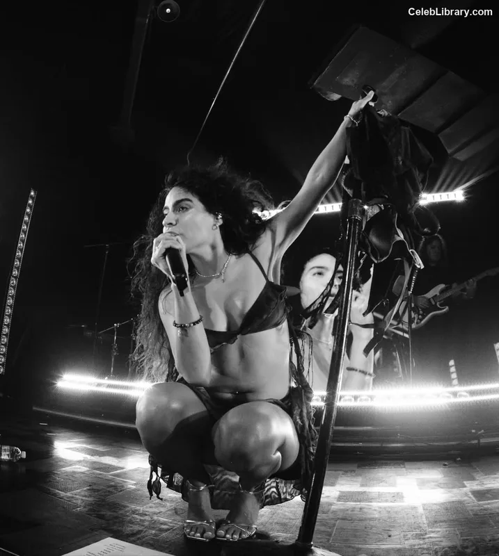 Jessie reyez photo 13 of 125