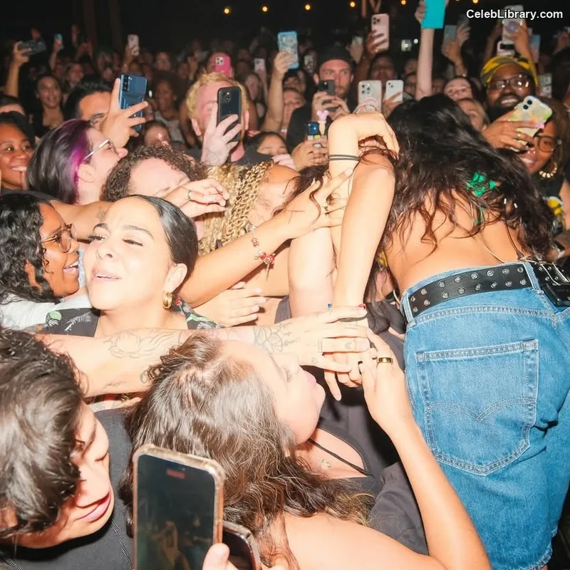 Jessie reyez photo 8 of 125