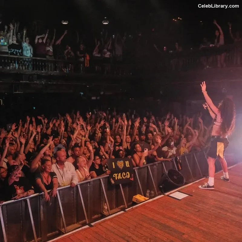 Jessie reyez photo 12 of 125