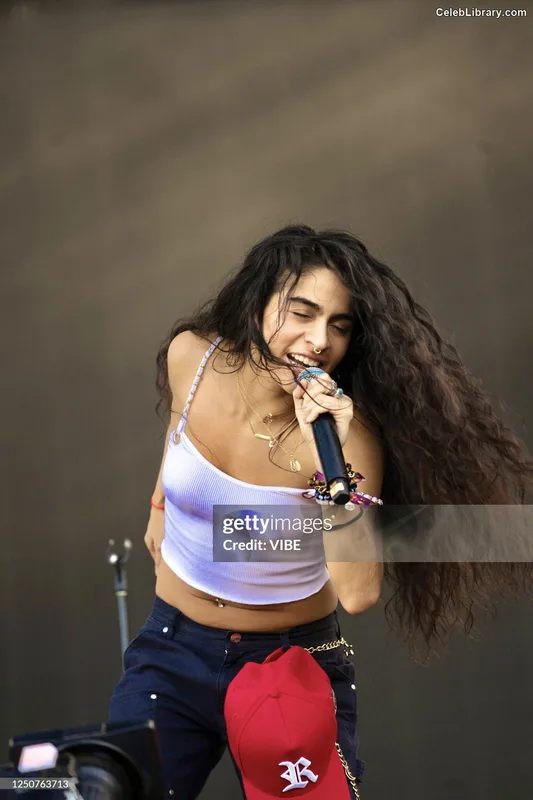 Jessie reyez photo 23 of 125