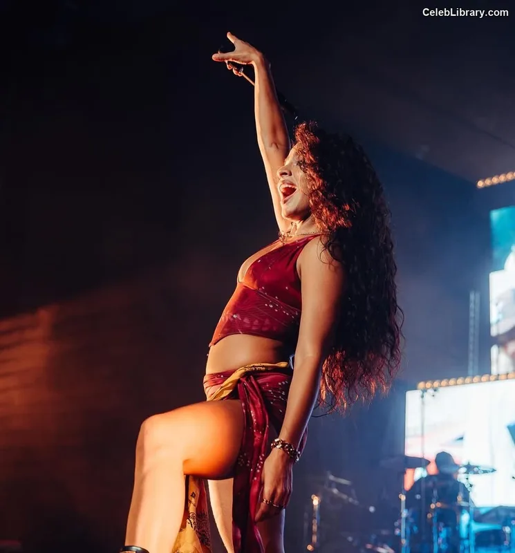 Jessie reyez photo 4 of 125