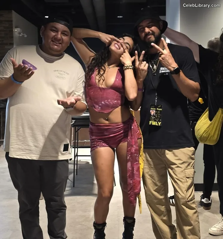 Jessie reyez photo 5 of 125