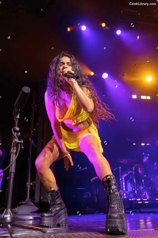Jessie reyez photo 24 of 125