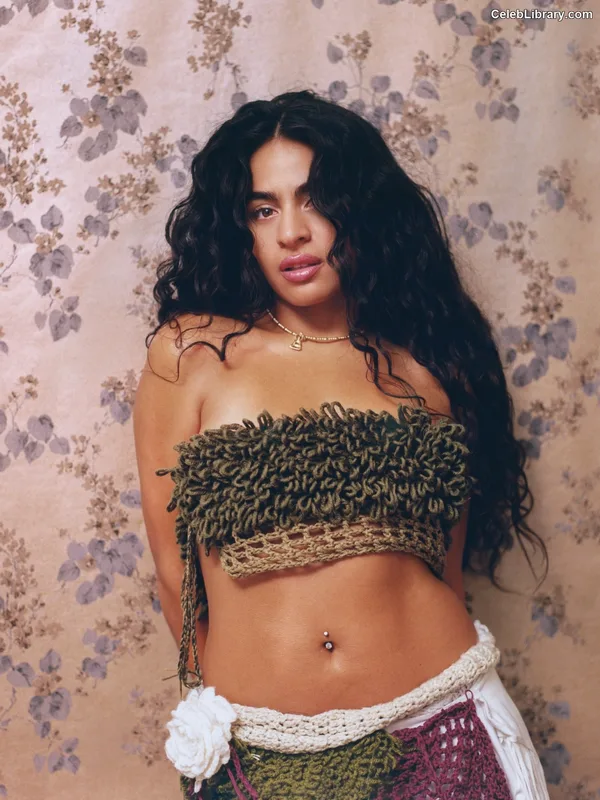 Jessie reyez photo 12 of 125