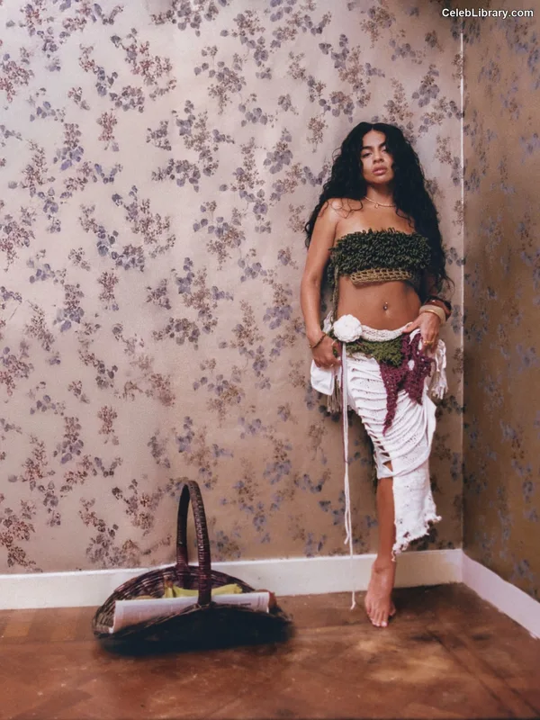 Jessie reyez photo 15 of 125