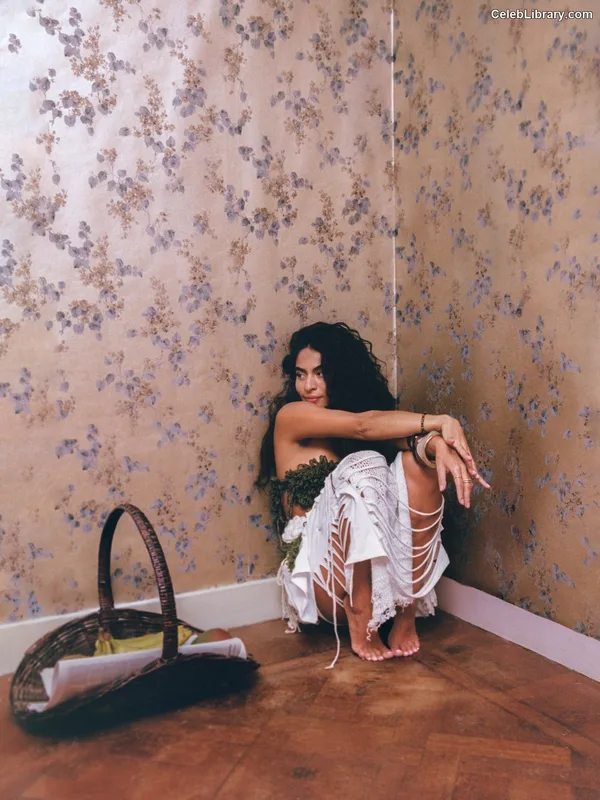 Jessie reyez photo 17 of 125
