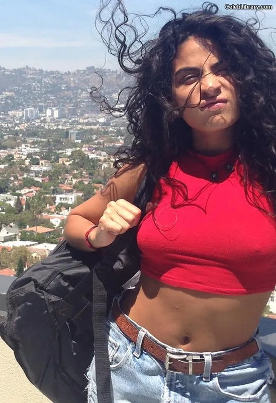Jessie reyez photo 19 of 125