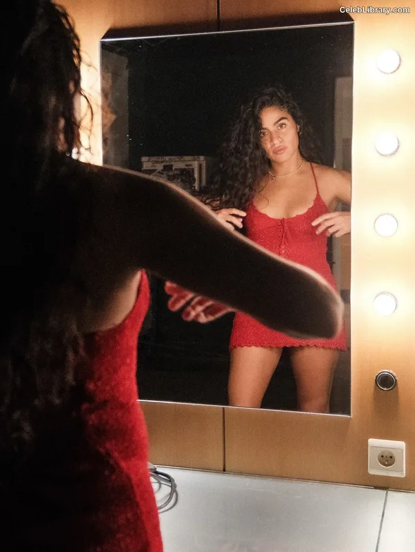 Jessie reyez photo 23 of 125