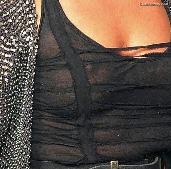 Jessie Wallace photo 4 of 26