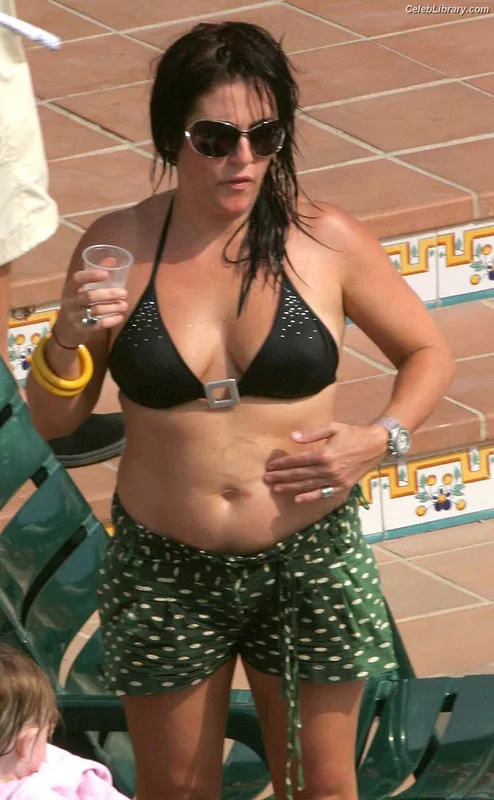 Jessie Wallace photo 13 of 26