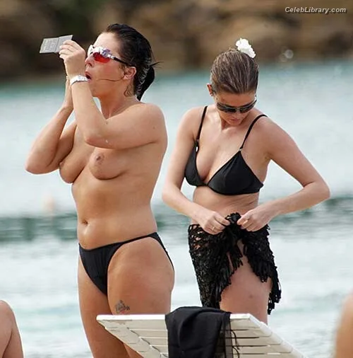 Jessie Wallace photo 16 of 26