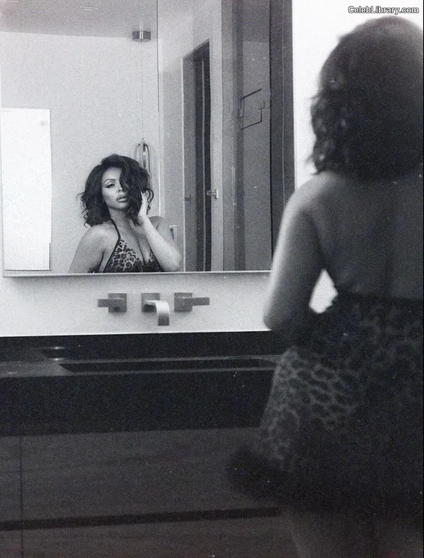 Jesy Nelson photo 5 of 106