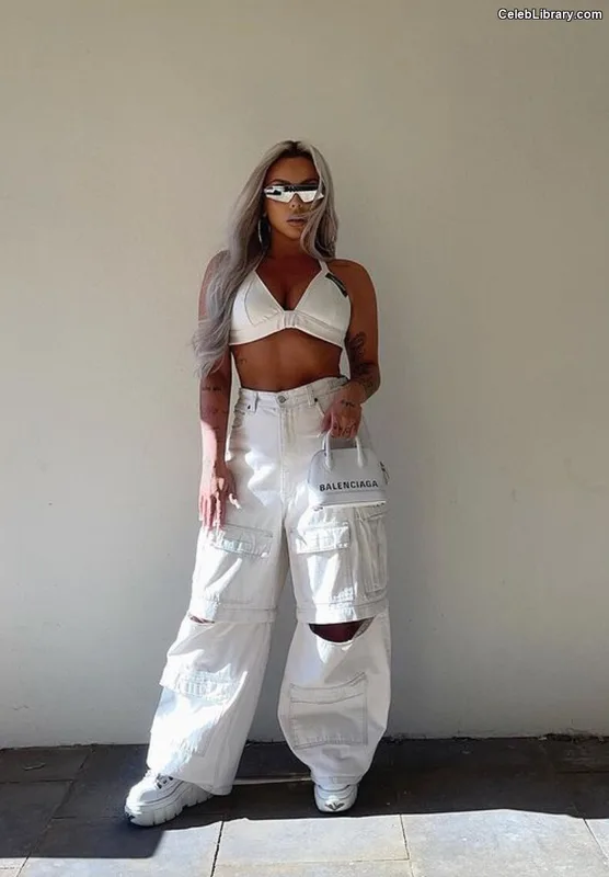 Jesy Nelson photo 1 of 106