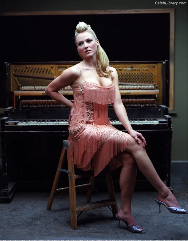 Jewel Kilcher photo 14 of 90